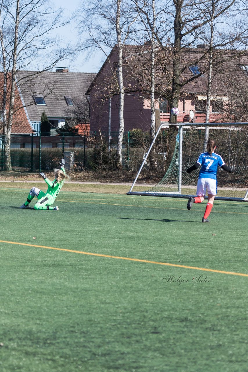 Bild 272 - B-Juniorinnen Halbfinale SVHU - Holstein Kiel : Ergebnis: 3:0